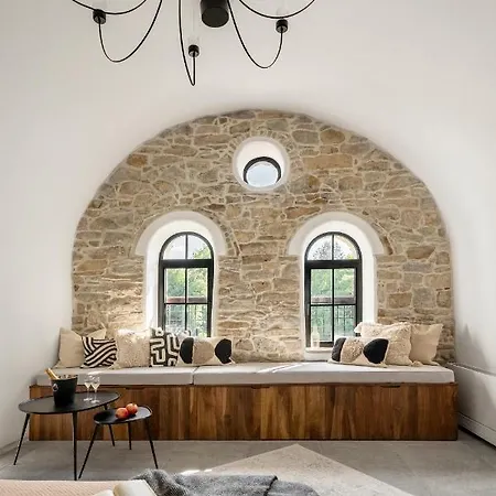 ホテル Bridges ヴェリコ・タルノヴォ