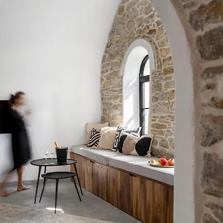 ホテル Bridges ヴェリコ・タルノヴォ